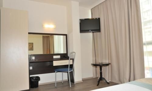 Отель Hotel Burgas Free University Бургас-20