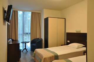 Отель Hotel Burgas Free University Бургас Двухместный номер с 1 кроватью или 2 отдельными кроватями-6